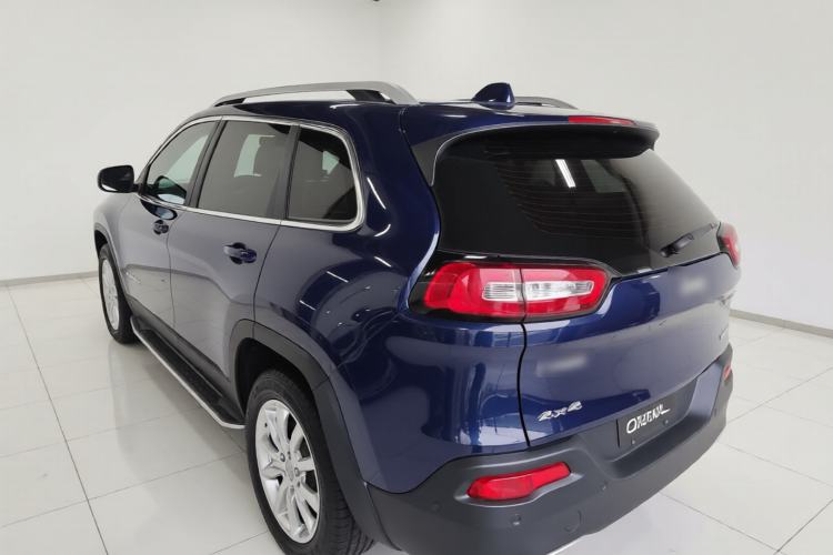 Used Jeep Cherokee 2016 2.4L Superior Edition Exterior 2
