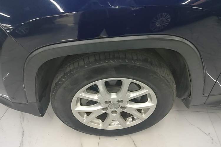 Used Jeep Cherokee 2016 2.4L Leading Smart Version Exterior 4