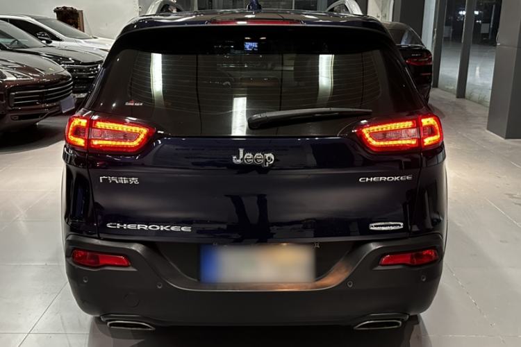 Used Jeep Cherokee 2016 2.4L Leading Edition Exterior 4