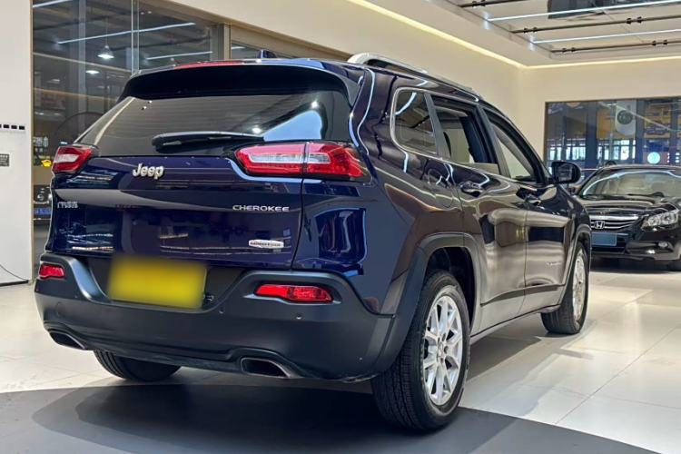 Used Jeep Cherokee 2016 2.4L Leading Edition Exterior 4