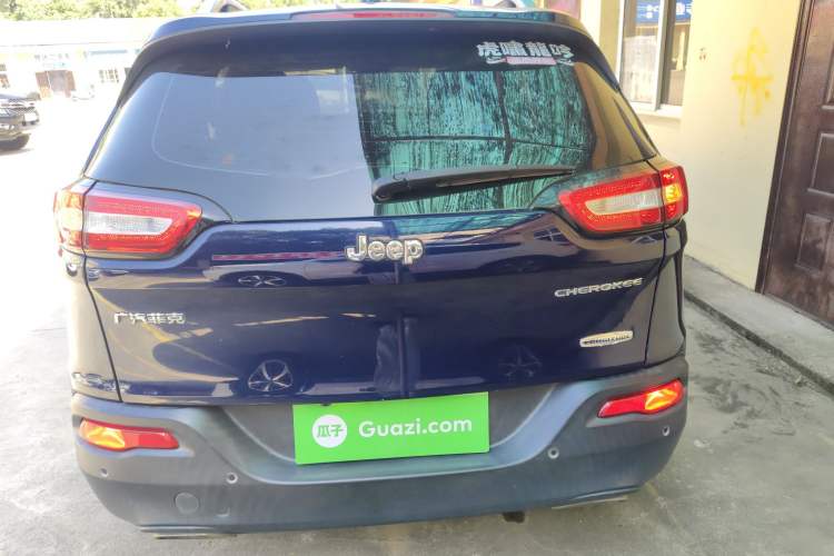 Used Jeep Cherokee 2016 2.4L Leading Smart Version Exterior 4