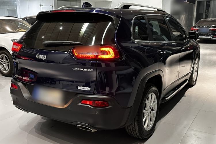 Used Jeep Cherokee 2016 2.4L Leading Edition Exterior 5