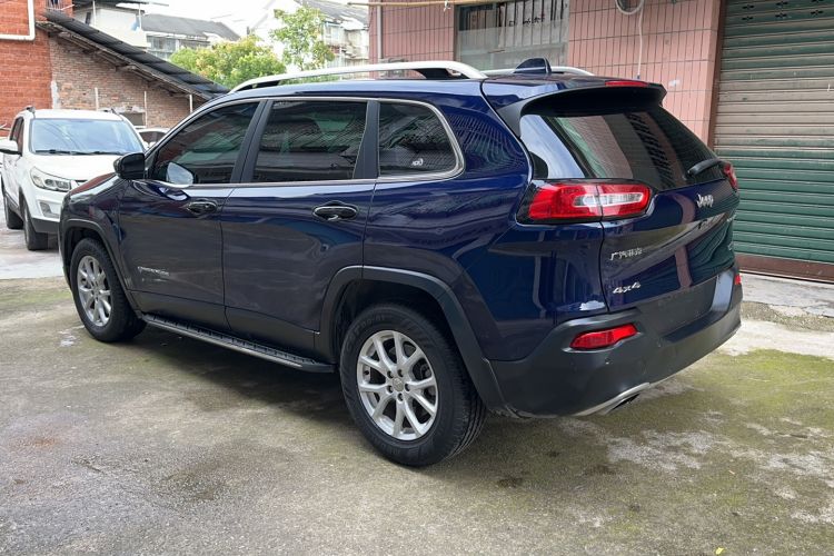 Used Jeep Cherokee 2016 2.4L Professional Smart Version Exterior 6