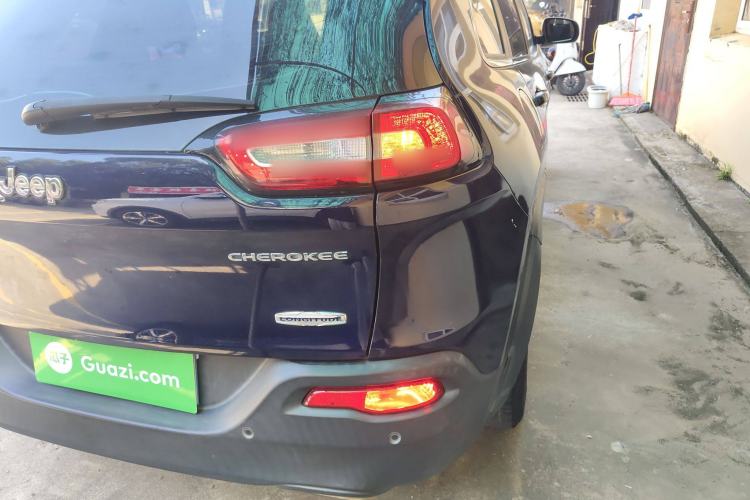 Used Jeep Cherokee 2016 2.4L Leading Smart Version Exterior 6
