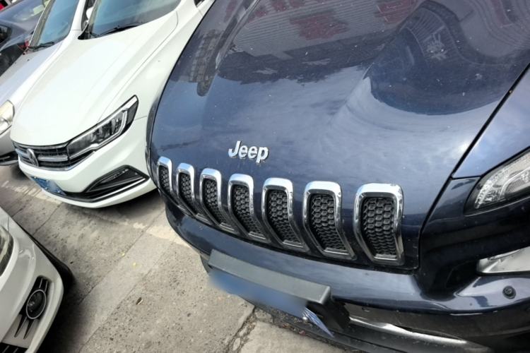 Used Jeep Cherokee 2016 2.4L Superior Edition Front