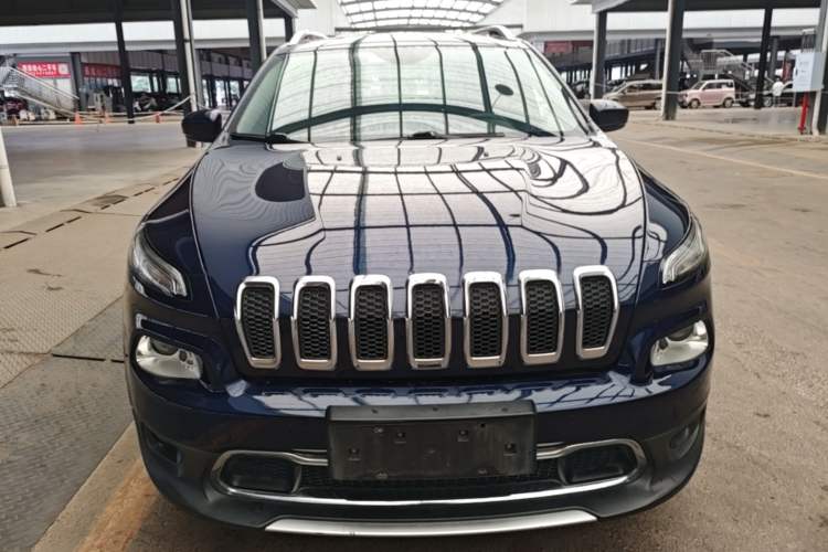 Used Jeep Cherokee 2016 2.4L Professional Smart Version Front