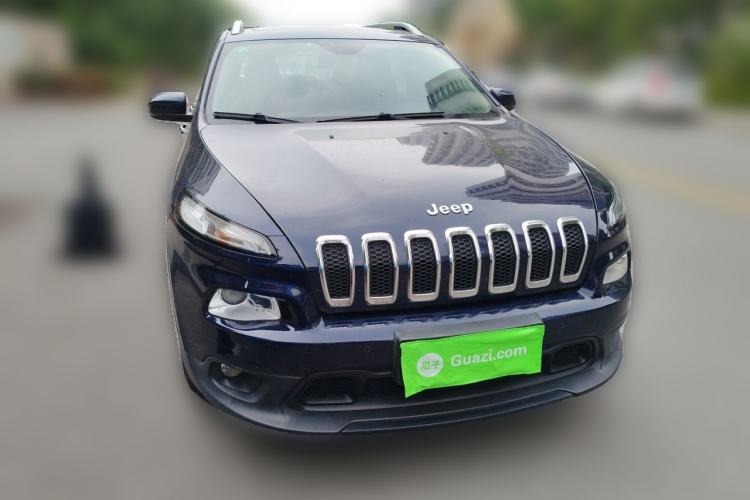Used Jeep Cherokee 2016 2.4L Leading Edition Front Right 45 Deg