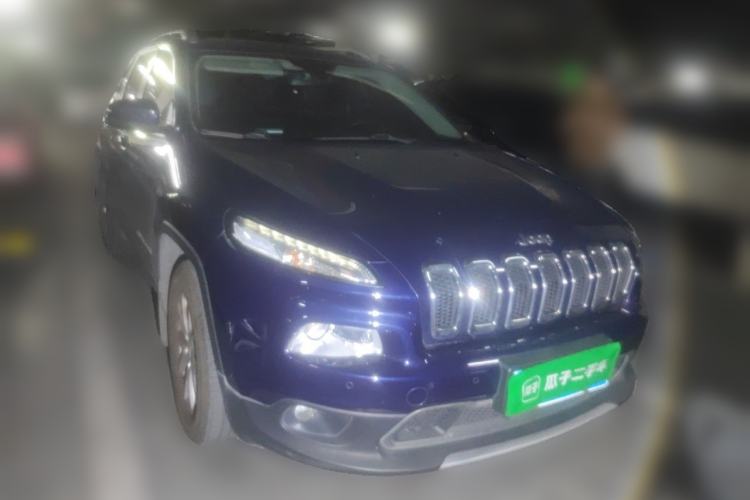 Used Jeep Cherokee 2016 2.4L Professional Smart Version Front Right 45 Deg