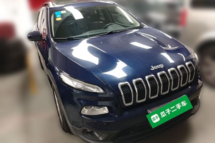 Used Jeep Cherokee 2016 2.4L Leading Edition Front Right 45 Deg