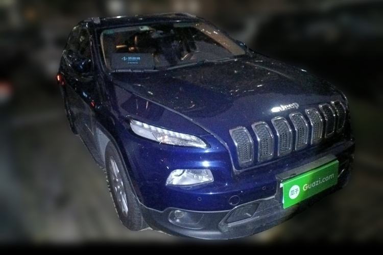 Used Jeep Cherokee 2016 2.4L Professional Edition Front Right 45 Deg