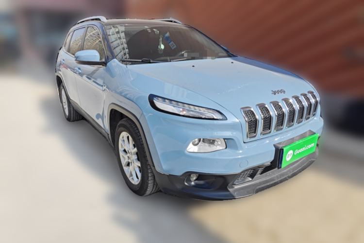 Used Jeep Cherokee 2016 2.4L Leading Edition Front Right 45 Deg
