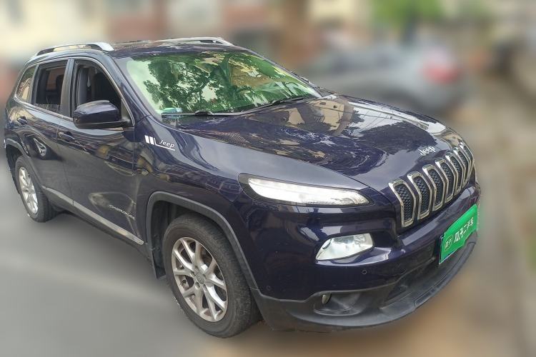 Used Jeep Cherokee 2016 2.4L Leading Edition Front Right 45 Deg