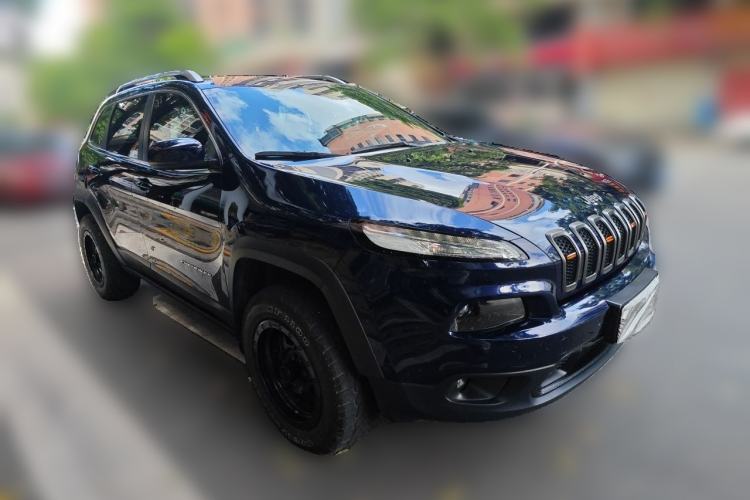 Used Jeep Cherokee 2016 2.4L Professional Smart Version Front Right 45 Deg