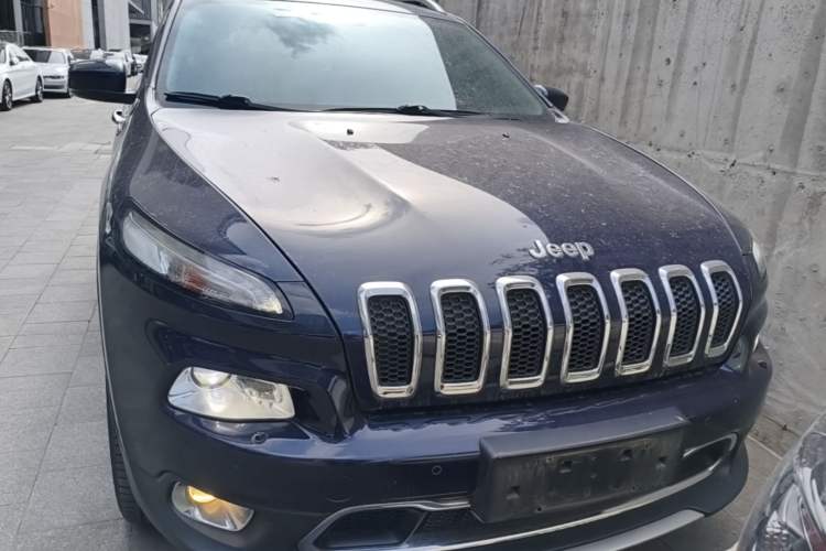 Used Jeep Cherokee 2016 2.4L Superior Edition Front