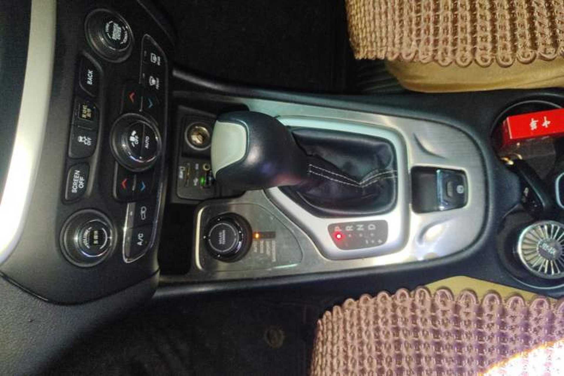 Used Jeep Cherokee 2016 2.4L Superior Edition Gear Lever