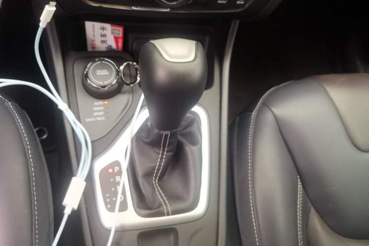 Used Jeep Cherokee 2016 2.4L Professional Smart Version Gear Lever