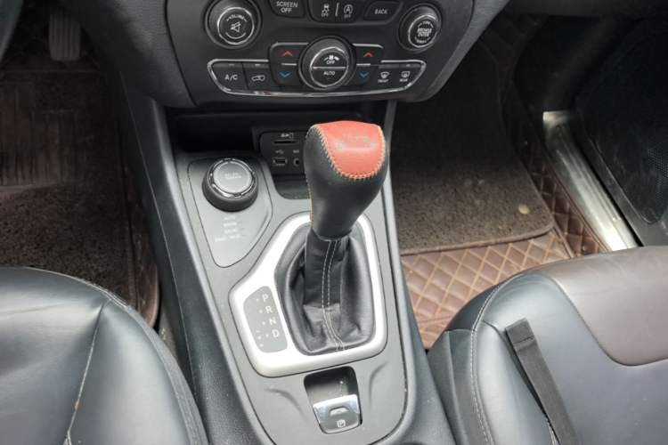 Used Jeep Cherokee 2016 2.4L Superior Edition Gear Lever