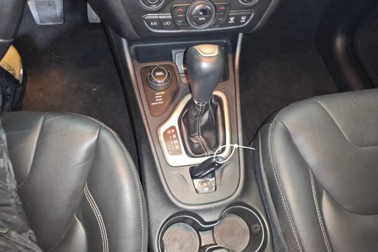 Used Jeep Cherokee 2016 2.4L Superior Edition Gear Lever