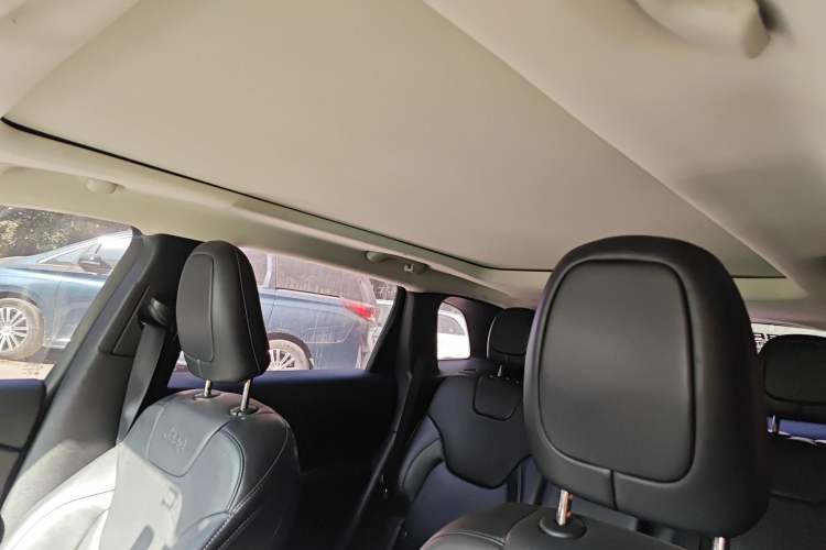 Used Jeep Cherokee 2016 2.4L Leading Edition Headliner