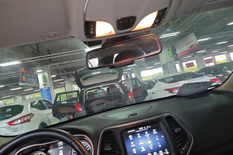 Used Jeep Cherokee 2016 2.4L Superior Edition Headliner