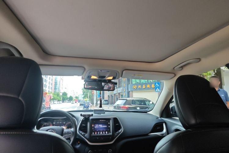 Used Jeep Cherokee 2016 2.4L Professional Smart Version Headliner