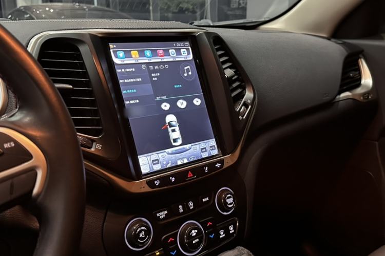 Used Jeep Cherokee 2016 2.4L Leading Edition Interior 2
