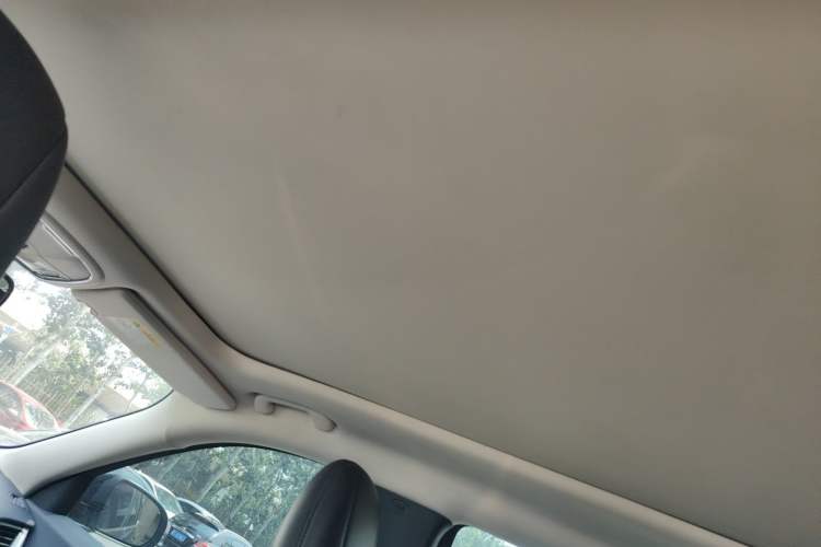 Used Jeep Cherokee 2016 2.4L Professional Smart Version Interior 3