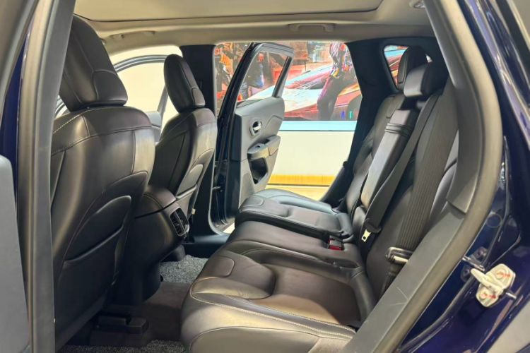 Used Jeep Cherokee 2016 2.4L Leading Edition Interior 4