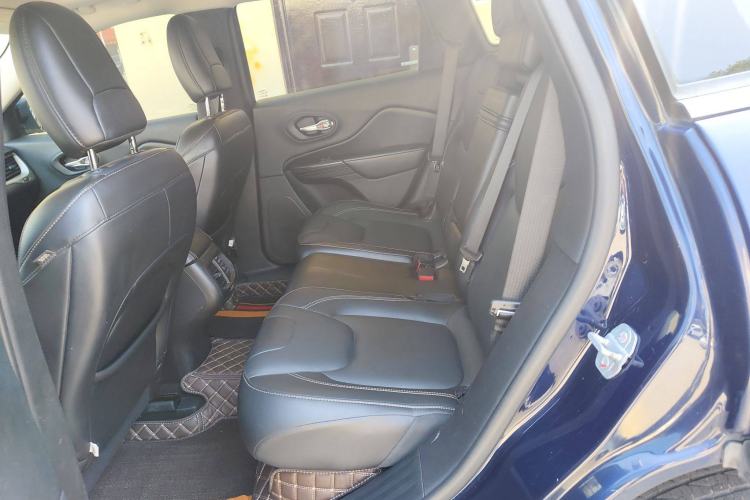 Used Jeep Cherokee 2016 2.4L Leading Smart Version Interior 4
