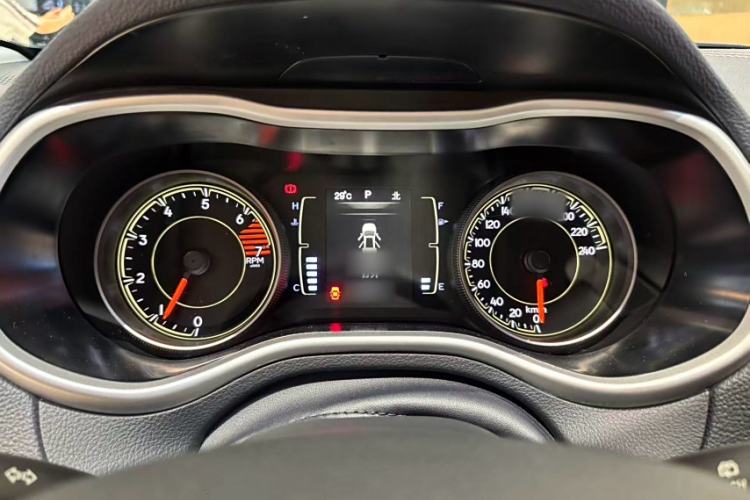 Used Jeep Cherokee 2016 2.4L Leading Edition Interior 5