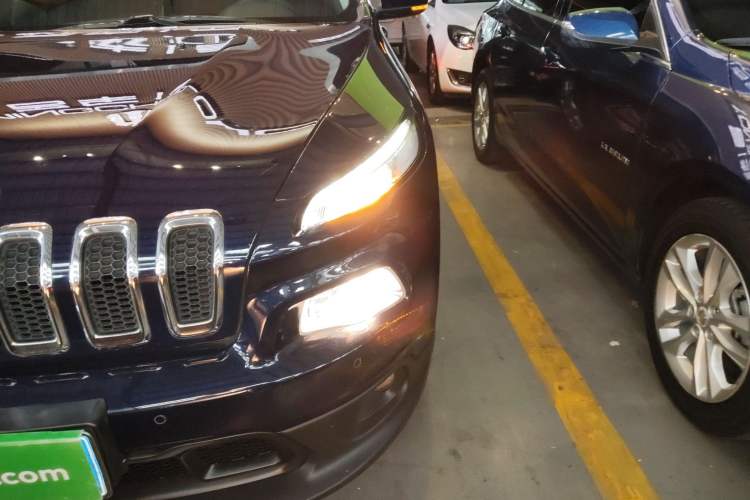 Used Jeep Cherokee 2016 2.4L Leading Edition Left Front Headlight