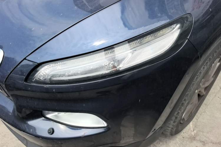 Used Jeep Cherokee 2016 2.4L Superior Edition Left Front Headlight