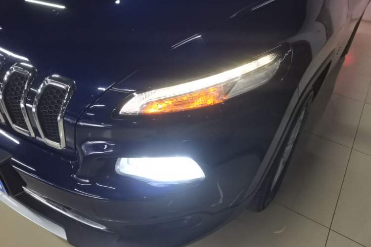 Used Jeep Cherokee 2016 2.4L Professional Smart Version Left Front Headlight