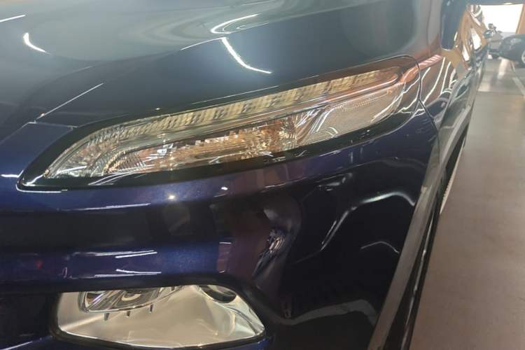 Used Jeep Cherokee 2016 2.0L Superior Edition Left Front Headlight