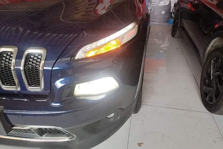 Used Jeep Cherokee 2016 2.4L Professional Edition Left Front Headlight