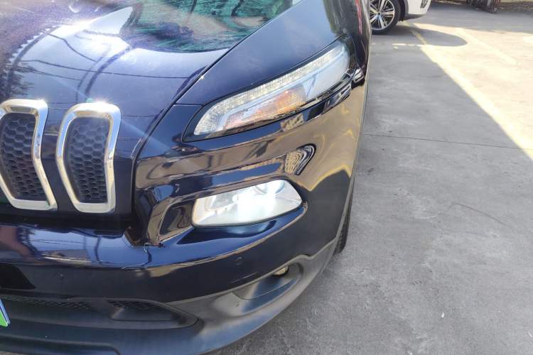 Used Jeep Cherokee 2016 2.4L Leading Smart Version Left Front Headlight