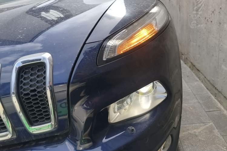 Used Jeep Cherokee 2016 2.4L Superior Edition Left Front Headlight