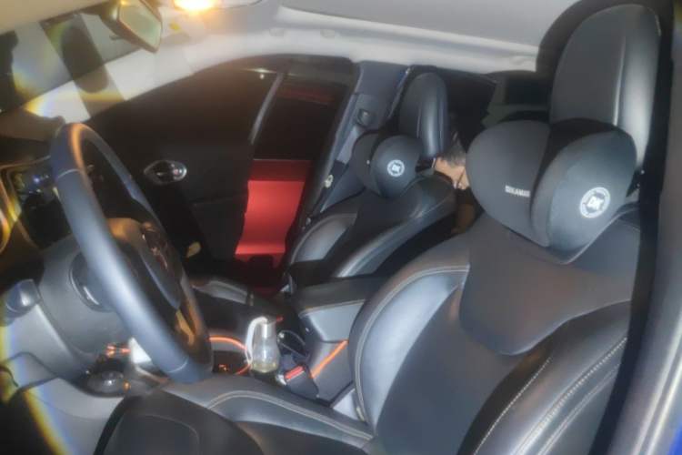 Used Jeep Cherokee 2016 2.4L Professional Smart Version Left Front Seat