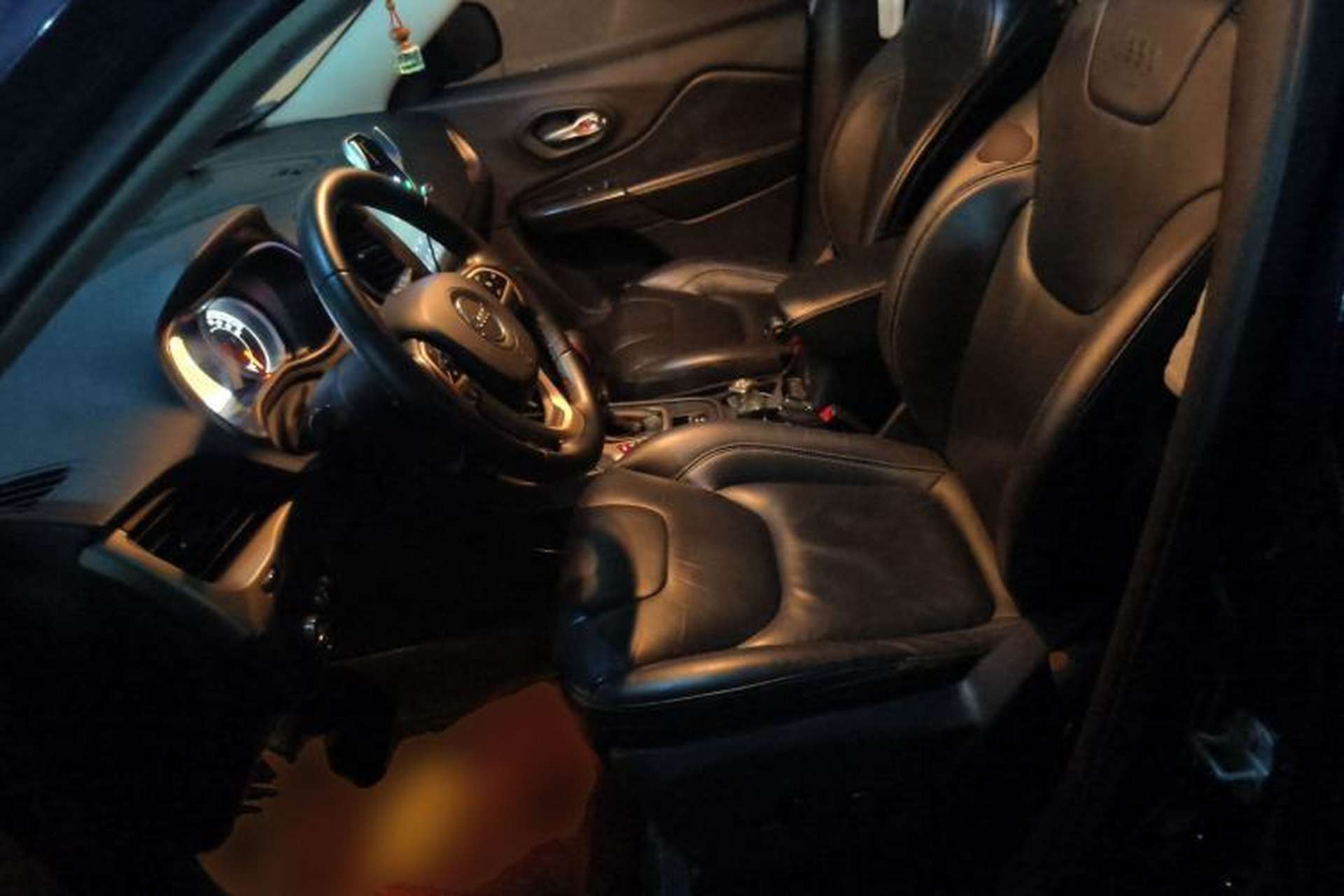 Used Jeep Cherokee 2016 2.0L Superior Edition Left Front Seat