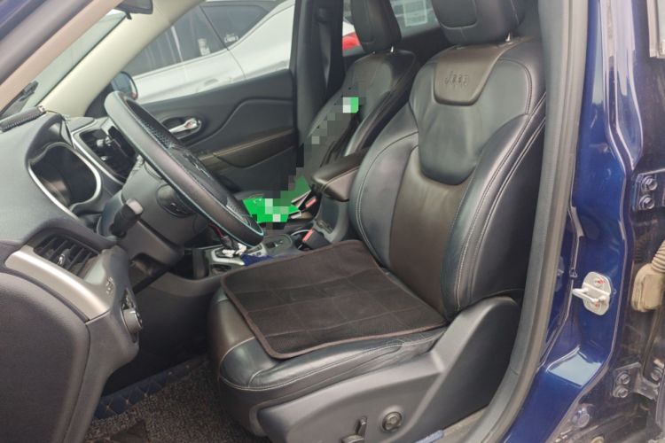 Used Jeep Cherokee 2016 2.4L Leading Edition Left Front Seat