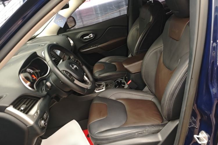 Used Jeep Cherokee 2016 2.4L Professional Smart Version Left Front Seat