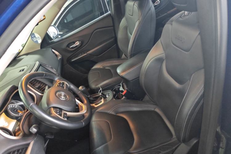 Used Jeep Cherokee 2016 2.4L Superior Edition Left Front Seat