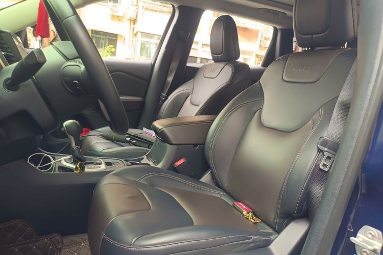 Used Jeep Cherokee 2016 2.4L Leading Edition Left Front Seat
