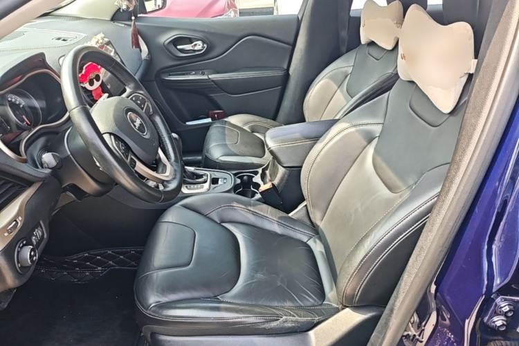Used Jeep Cherokee 2016 2.4L Professional Edition Left Front Seat