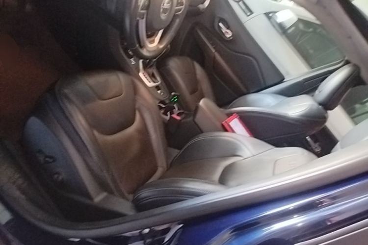 Used Jeep Cherokee 2016 2.4L Professional Edition Left Front Seat