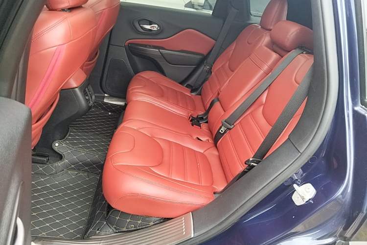 Used Jeep Cherokee 2016 2.0L Leading Edition Left Rear Seat