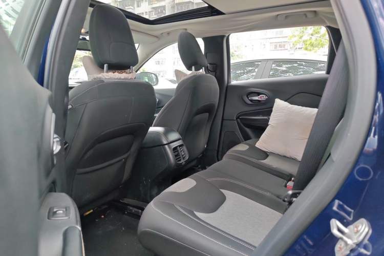 Used Jeep Cherokee 2016 2.0L Smart Version Left Rear Seat