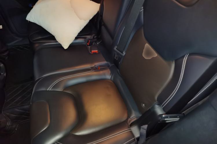 Used Jeep Cherokee 2016 2.4L Professional Smart Version Left Rear Seat