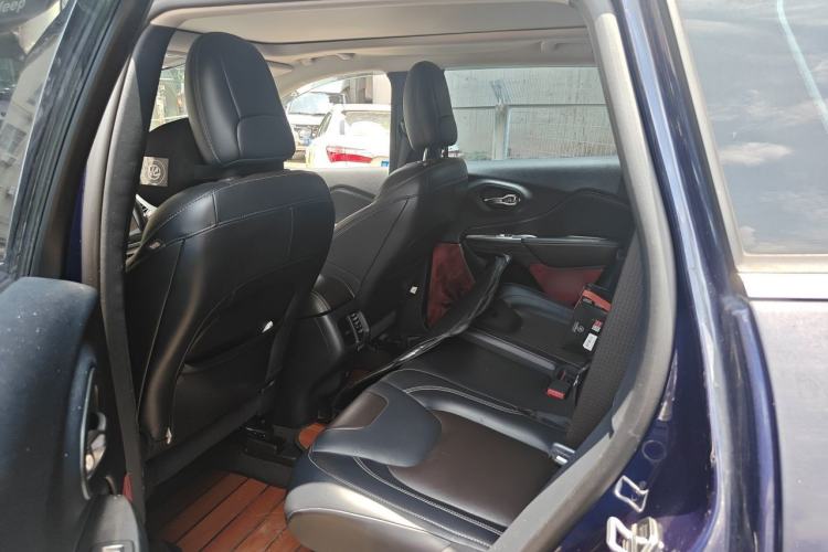 Used Jeep Cherokee 2016 2.4L Superior Edition Left Rear Seat