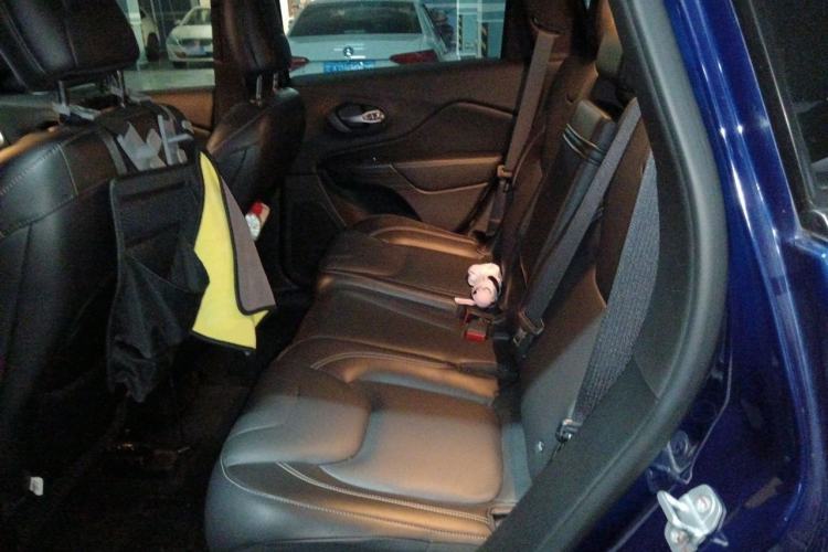 Used Jeep Cherokee 2016 2.0L Superior Edition Left Rear Seat